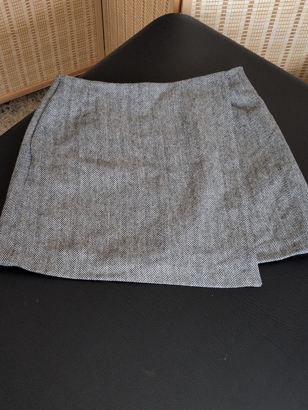 Uniqlo Classic Wool Blend Herringbone Mini Skort — Black & White With Pockets